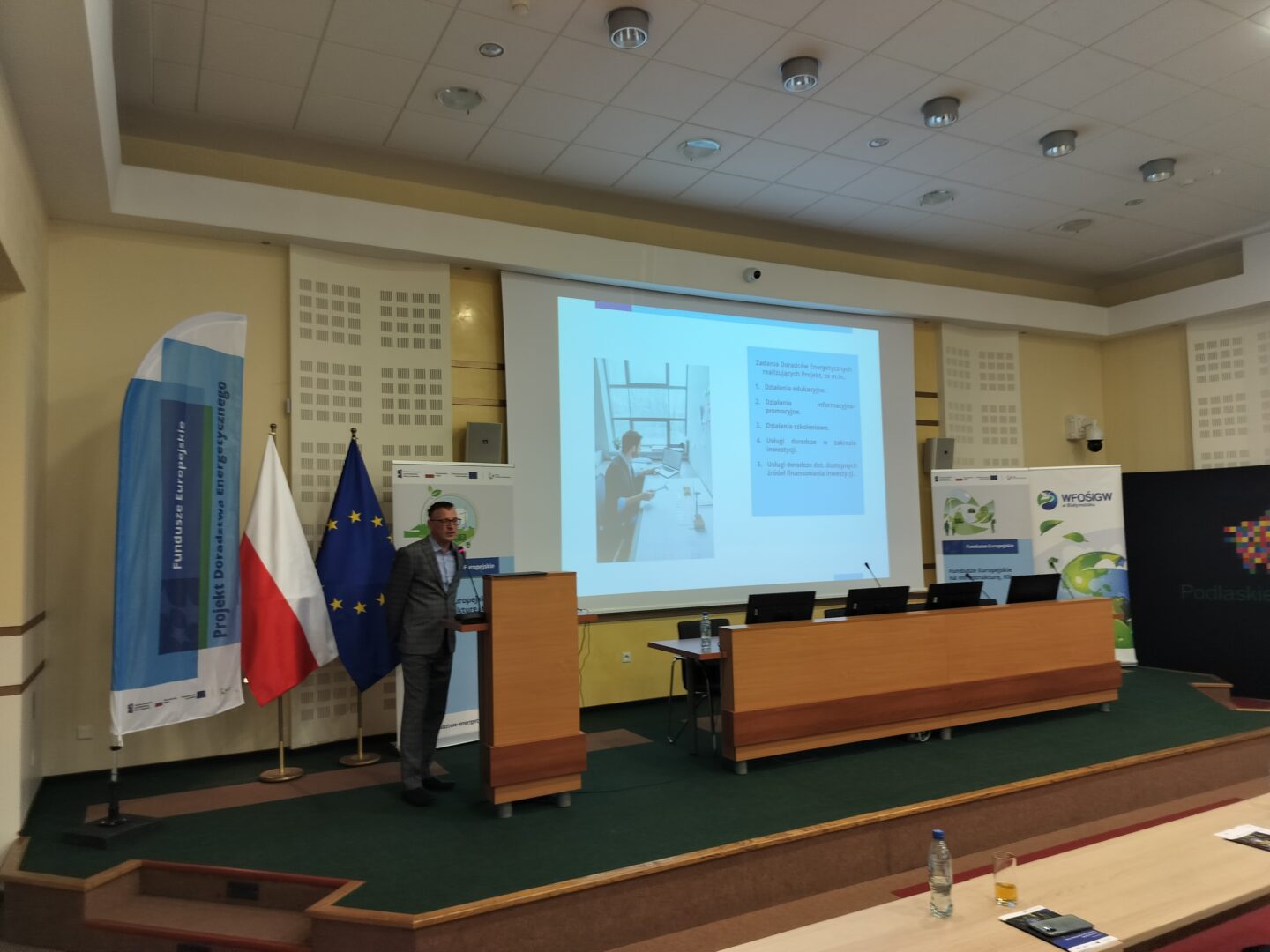 konferencja Inwestycje w formule ESCO. Widok na salę plenarną i uczestników